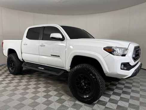 Used 2021 Toyota Tacoma SR5 RWD image 8