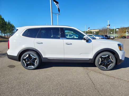New 2025 Kia Telluride S image 24