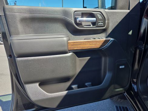 Used 2022 Chevrolet Silverado 2500 High Country w/ Z71 Off-Road Package image 15