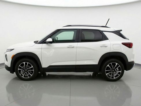 Used 2025 Chevrolet TrailBlazer LT image 5