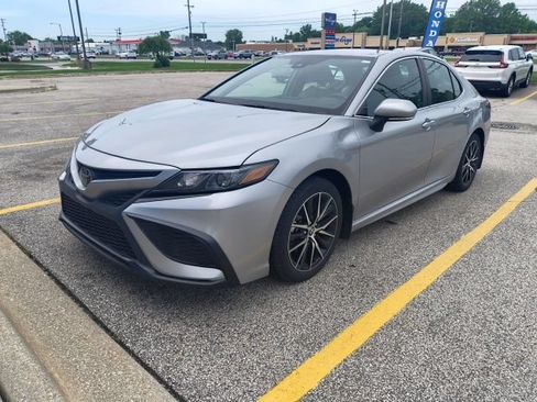 Used 2023 Toyota Camry SE AWD/4WD image 1