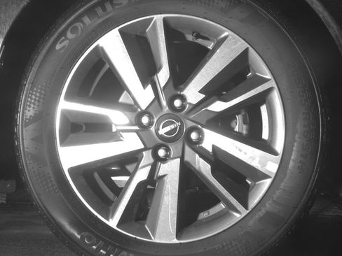 Used 2025 Nissan Versa SV FWD image 13