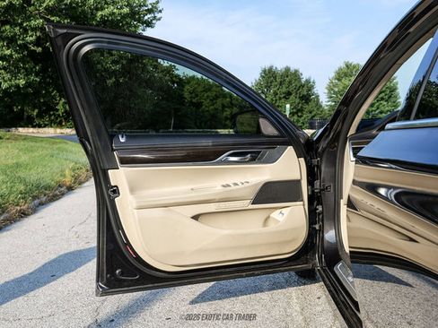 Used 2019 BMW 750i xDrive w/ Executive Package AWD/4WD image 29