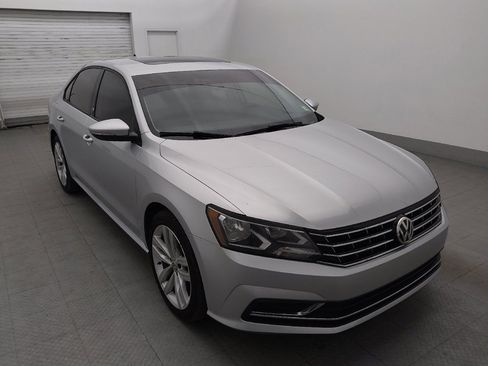 Used 2019 Volkswagen Passat 2.0T Wolfsburg FWD image 13