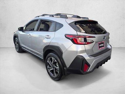 Used 2025 Subaru Crosstrek 2.0i Premium image 9