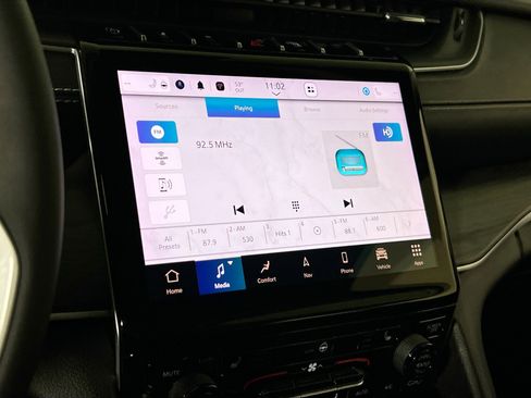 Used 2023 Jeep Grand Cherokee L Limited image 15