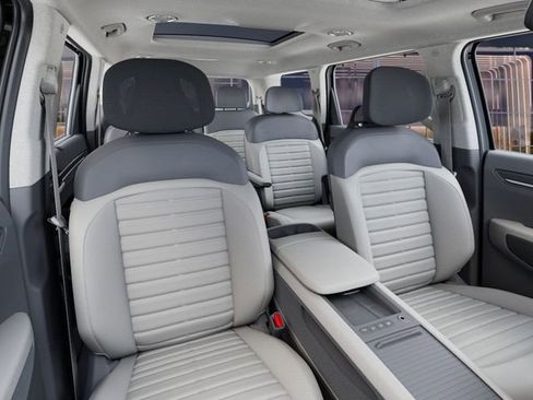 New 2026 Kia EV9 Land image 17