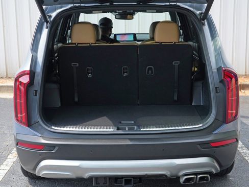 Used 2021 Kia Telluride SX w/ Towing Package FWD image 9