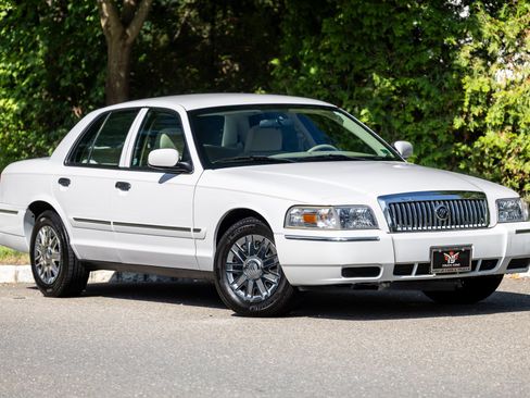 Used 2007 Mercury Grand Marquis GS RWD image 1