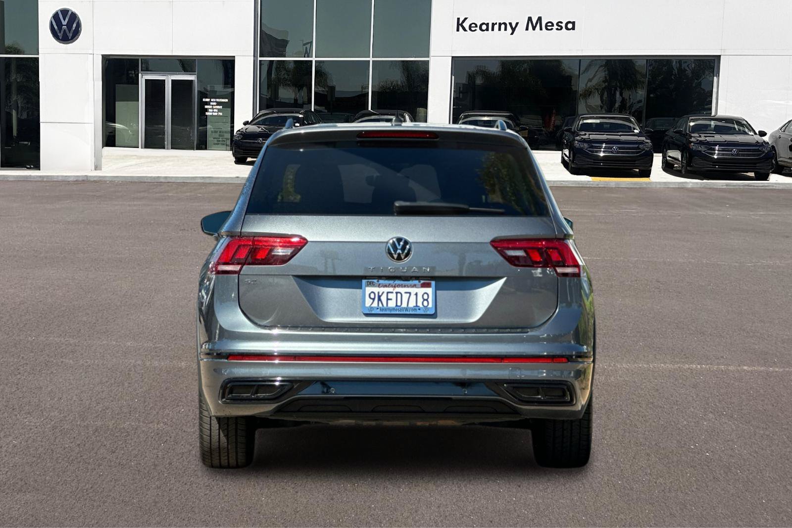 Used 2023 Volkswagen Tiguan SE R-Line FWD image 5