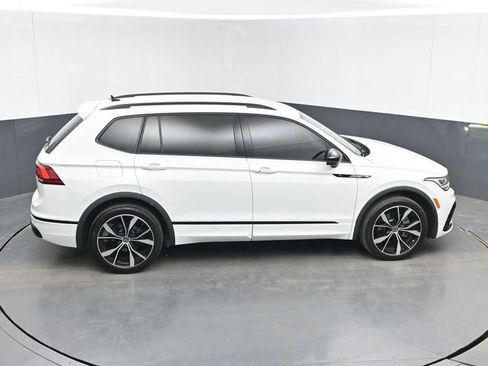 Used 2022 Volkswagen Tiguan SE R-Line FWD image 39