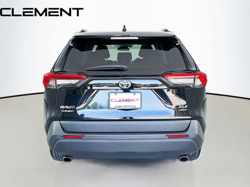 Used 2023 Toyota RAV4 XLE Premium AWD/4WD image 8