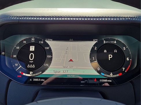 Used 2025 Land Rover Range Rover SE image 24