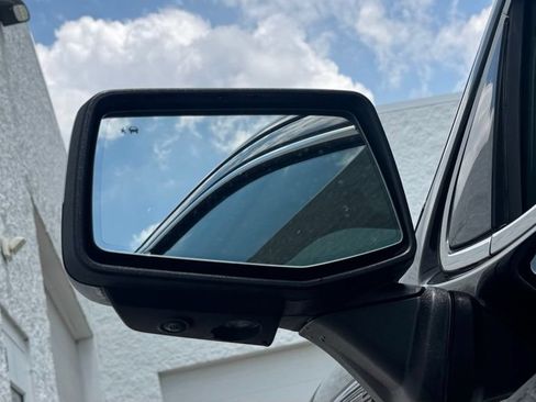 Used 2024 GMC Sierra 1500 Denali AWD/4WD image 18