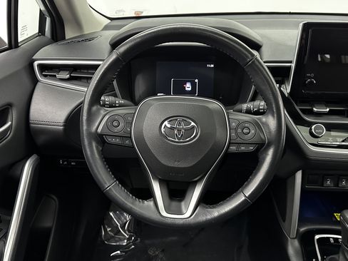 Used 2023 Toyota Corolla Cross XLE w/ Convenience Package image 26