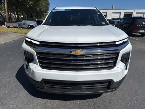 Certified 2025 Chevrolet Traverse LT image 8