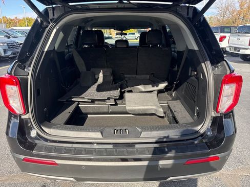 Used 2023 Ford Explorer XLT w/ Equipment Group 202A image 12