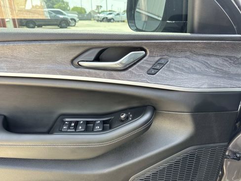 Used 2024 Jeep Grand Cherokee L Limited RWD image 19