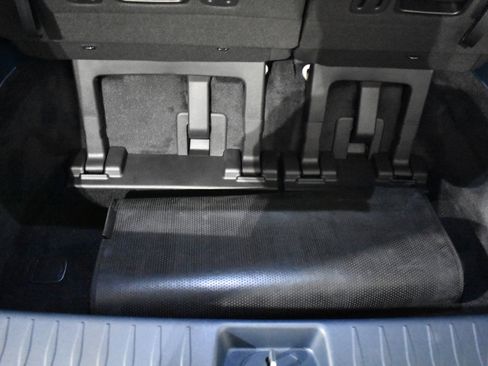 Used 2025 Kia Carnival SX Prestige image 38