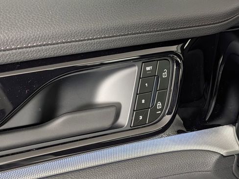 New 2025 Porsche Panamera image 26