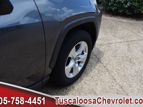 Used 2019 Toyota RAV4 XLE w/ Convenience Package FWD image 13