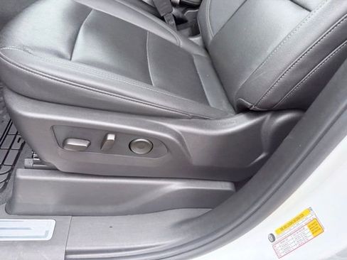 Used 2026 GMC Sierra 1500 SLT image 17