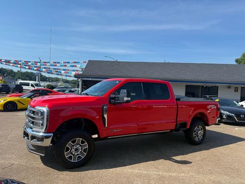 Used 2024 Ford F250 Lariat w/ Lariat Ultimate Package AWD/4WD image 3