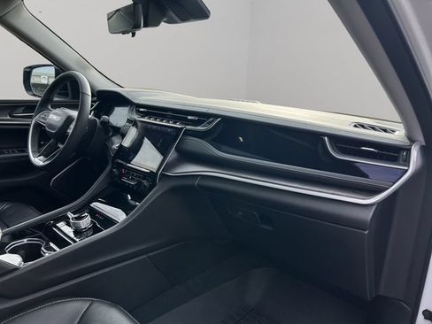 Used 2022 Jeep Grand Cherokee Limited 4xe w/ Luxury Tech Group II AWD/4WD image 29