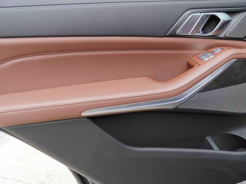 Certified 2023 BMW X7 M60i w/ Executive Package image 33