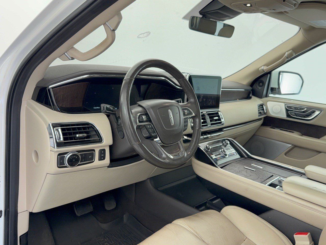 Used 2020 Lincoln Navigator Reserve w/ Equipment Group 208A Reserve AWD/4WD image 4