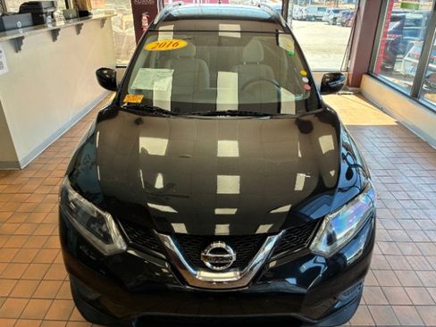 Used 2016 Nissan Rogue SV image 6