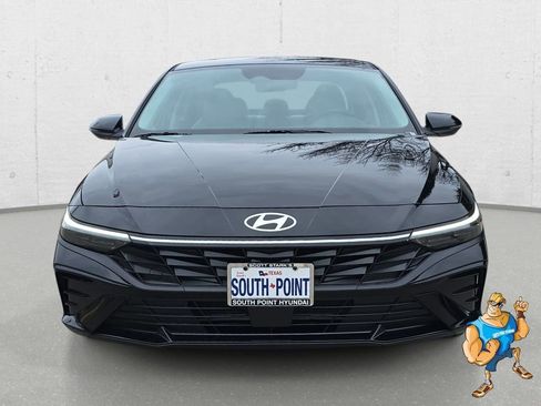 New 2026 Hyundai Elantra Limited image 2