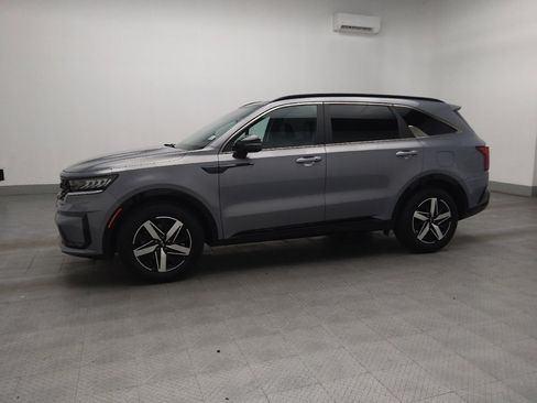 Used 2021 Kia Sorento S w/ Panoramic Sunroof Package image 2