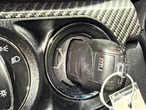 Used 2025 Porsche 718 Cayman GT4 RS w/ Chrono Package image 31