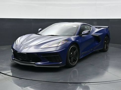 Used 2025 Chevrolet Corvette Stingray Premium Cpe w/ Z51 Performance Package RWD image 5