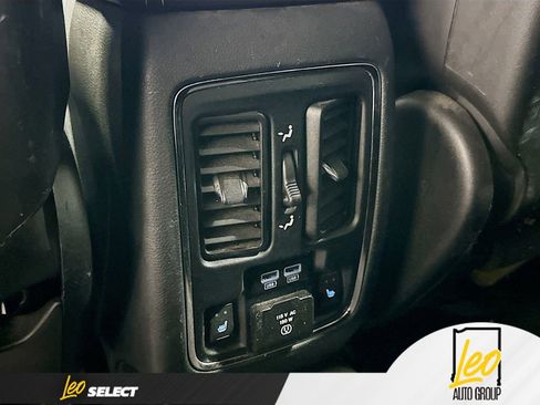 Used 2016 Jeep Grand Cherokee Limited image 25