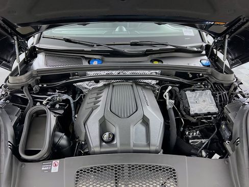 New 2026 Porsche Macan Turbo image 32