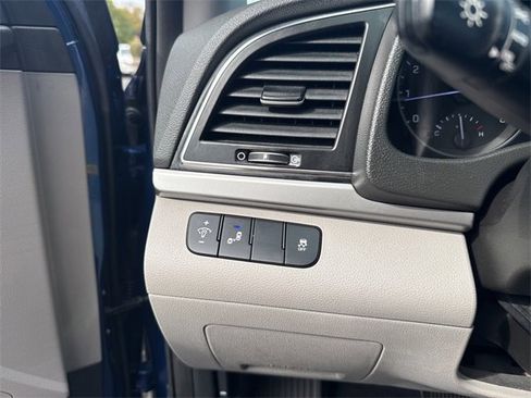 Used 2017 Hyundai Elantra SE w/ SE A/T Tech Package 03 image 14