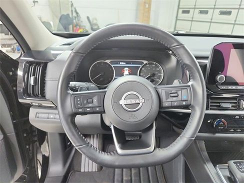 Used 2024 Nissan Pathfinder SV w/ Lighting Package (N92) image 22