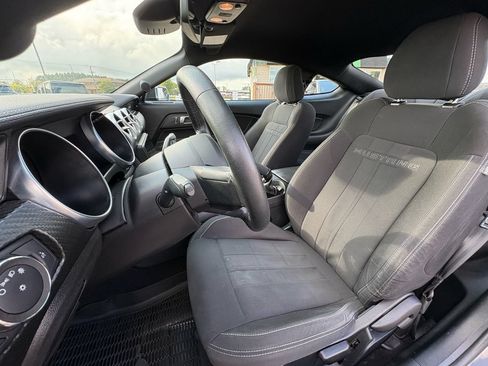 Used 2023 Ford Mustang Coupe RWD image 21