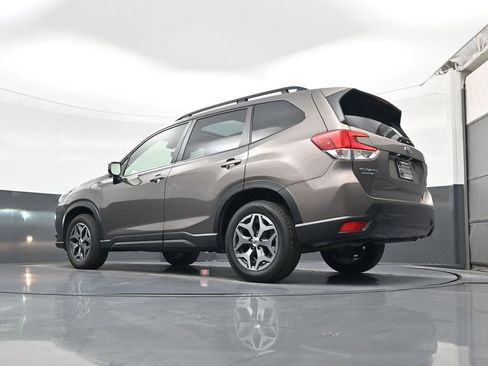 Used 2023 Subaru Forester Premium AWD/4WD image 21