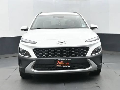 Used 2023 Hyundai Kona SEL FWD image 3