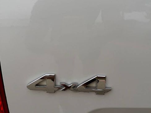 Used 2016 Toyota Tundra SR5 w/ SR5 Upgrade Package image 11