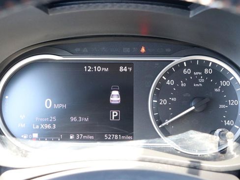 Used 2024 Nissan Versa SR FWD image 24