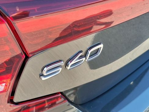 Used 2020 Volvo S60 T5 Momentum FWD image 29