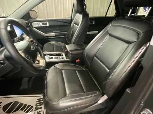 Used 2024 Ford Explorer XLT w/ Equipment Group 202A image 10
