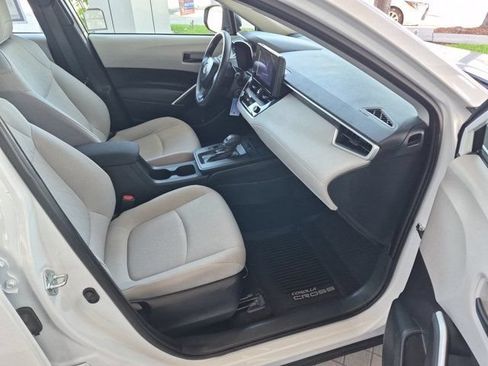 Used 2026 Toyota Corolla Cross L FWD image 5