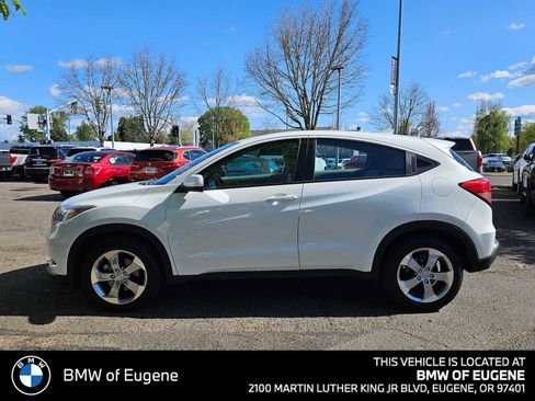 Used 2017 Honda HR-V LX image 6