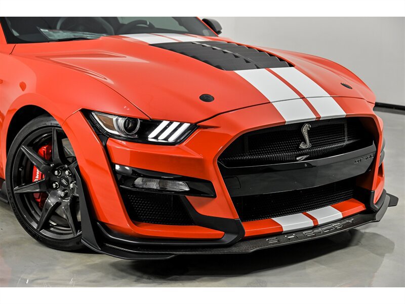 Used 2022 Ford Mustang Shelby GT500 w/ Carbon Fiber Track Pack RWD image 2