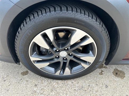 Used 2018 Buick Regal Essence w/ Driver Confidence Package #1 AWD/4WD image 29